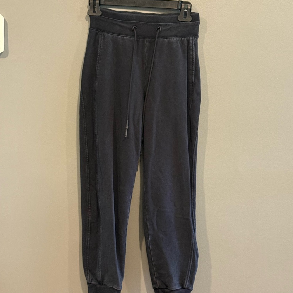 *GENTLY WORN* Women's Size XXS JoyLab French Terry Acid Wash Joggers - Picture 3 of 8